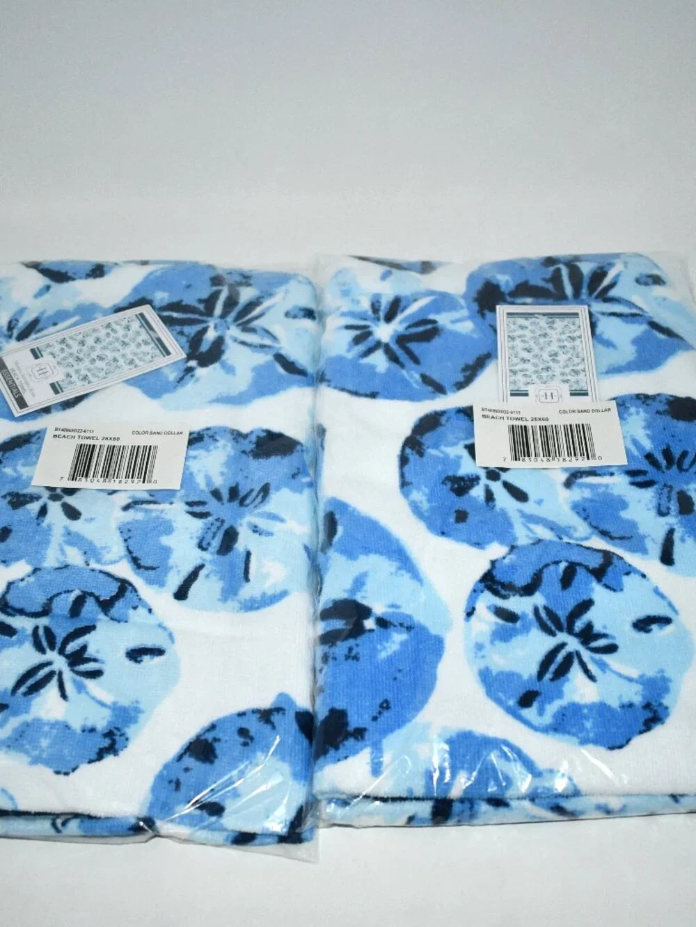 Modern Southern Home Beach Towels Set of 2 Sand Dollar Blue White 28x60 NWT